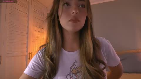 Snapshot of mis_elizabeth chatting on November 2025 05:28:02 AM Eliza online show from November 2025 05:28:02 AM