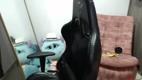 IYASHA online show from October 2025 01:38:01 AM