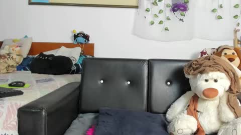 Snapshot of mishell_bons4 chatting on February 2026 09:02:01 PM Mishell Bons online show from February 2026 09:02:01 PM