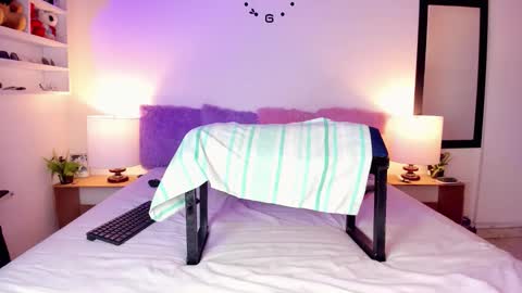 Rachell  Mishelle online show from May 2026 01:01:02 AM