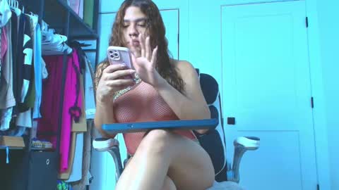 Snapshot of mishellhadid chatting on January 2026 06:57:02 PM instagram mishell hadid online show from January 2026 06:57:02 PM