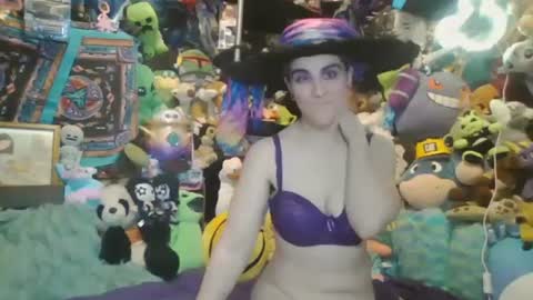 Snapshot of mishkawolfcatbbbygirl chatting on January 2025 12:48:01 AM mishkababygirl online show from January 2025 12:48:01 AM