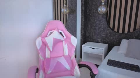 Snapshot of miss10_antonella chatting on November 2025 11:53:01 AM Antonella online show from November 2025 11:53:01 AM