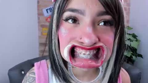 Snapshot of miss__abigail chatting on October 2025 09:46:01 PM Abigail online show from October 2025 09:46:01 PM