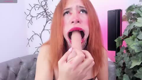 Snapshot of miss__daphne chatting on February 2025 09:35:02 PM Daphne online show from February 2025 09:35:02 PM