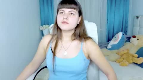 Snapshot of miss__poly chatting on February 2026 01:44:02 PM miss__poly online show from February 2026 01:44:02 PM