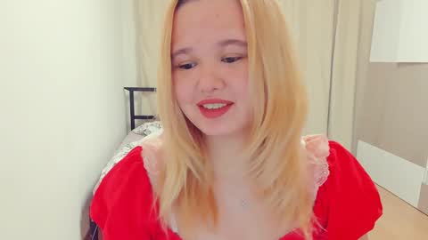 Snapshot of miss__selena chatting on January 2025 02:59:02 PM miss__selena online show from January 2025 02:59:02 PM