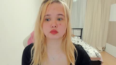 Snapshot of miss__selena chatting on January 2025 06:14:02 PM miss__selena online show from January 2025 06:14:02 PM