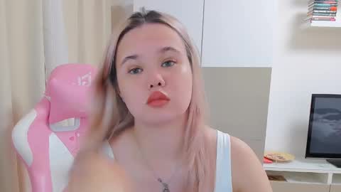 Snapshot of miss__selena chatting on February 2025 06:48:02 PM miss__selena online show from February 2025 06:48:02 PM