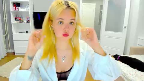 Snapshot of miss__selena chatting on December 2025 01:05:02 PM miss__selena online show from December 2025 01:05:02 PM