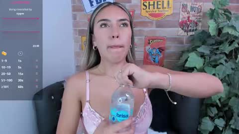 Zoe online show from September 2025 06:12:02 PM