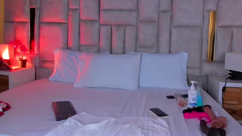 Snapshot of miss_abigail_ chatting on November 2025 01:21:02 PM Miss Abigail online show from November 2025 01:21:02 PM