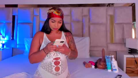 Snapshot of miss_abigail_ chatting on November 2025 01:11:01 PM Miss Abigail online show from November 2025 01:11:01 PM