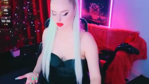 miss_alice_silver online show from June 2026 07:12:01 PM
