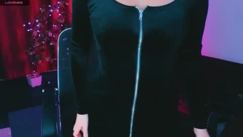 miss_alice_silver online show from June 2026 04:33:02 PM
