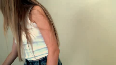 Snapshot of miss_angelina_ chatting on September 2025 07:41:01 AM Angelina online show from September 2025 07:41:01 AM