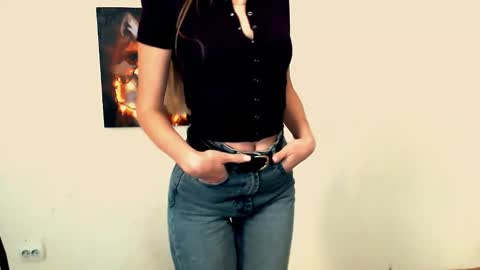 Snapshot of miss_angelina_ chatting on September 2025 05:53:02 AM Angelina online show from September 2025 05:53:02 AM