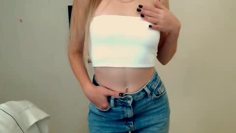 Snapshot of miss_angelina_ chatting on September 2025 05:56:01 AM Angelina online show from September 2025 05:56:01 AM