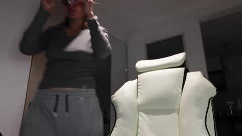 miss_ann_1 online show from May 2026 12:28:02 AM