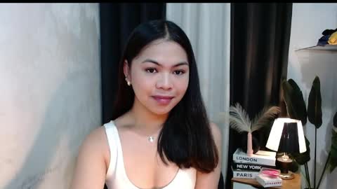 Snapshot of miss_briella chatting on April 2026 03:50:01 PM Briella online show from April 2026 03:50:01 PM