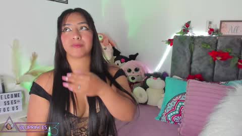 Snapshot of miss_brunette_ chatting on January 2025 11:12:02 PM lucy 3 online show from January 2025 11:12:02 PM