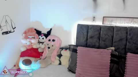 lucy 3 online show from November 2025 09:00:02 PM