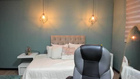 Cataleya online show from December 2025 11:41:02 AM