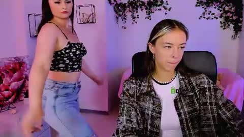 Snapshot of miss_courtney chatting on June 2026 08:30:02 AM miss_courtney online show from June 2026 08:30:02 AM