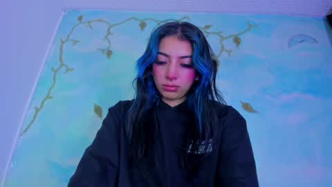 miss_evans_ online show from December 2025 01:22:02 AM