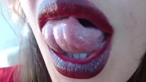 Miss Evoleth online show from October 2025 07:37:01 PM