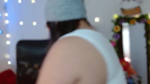 Miss Evoleth online show from November 2025 04:18:02 PM