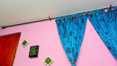 Snapshot of miss_flora chatting on January 2025 10:17:01 PM Monica Patricia online show from January 2025 10:17:01 PM