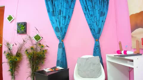 Snapshot of miss_flora chatting on February 2025 01:43:01 AM Monica Patricia online show from February 2025 01:43:01 AM