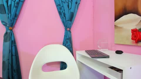 Snapshot of miss_flora chatting on February 2025 01:14:01 AM Monica Patricia online show from February 2025 01:14:01 AM