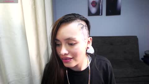 miss_foxxy_ online show from October 2025 05:17:01 AM