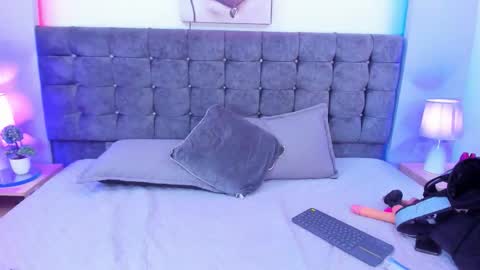 miss_horney online show from December 2025 04:14:01 PM