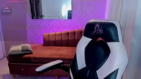 Isabella online show from February 2026 12:54:02 PM