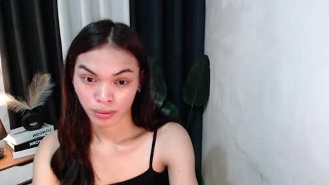 Snapshot of miss_jhes chatting on December 2025 01:24:01 AM Jhes online show from December 2025 01:24:01 AM