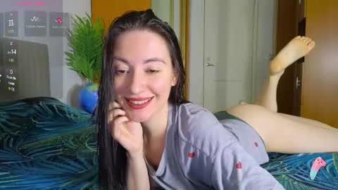 Snapshot of miss_leee chatting on June 2026 09:59:01 AM Laura online show from June 2026 09:59:01 AM