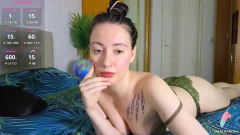 Snapshot of miss_leee chatting on June 2026 10:20:01 AM Laura online show from June 2026 10:20:01 AM