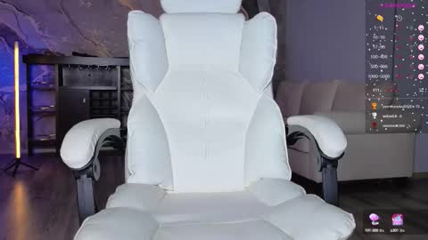 Snapshot of miss_long_legs chatting on October 2025 01:52:02 PM Melina online show from October 2025 01:52:02 PM