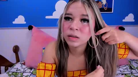 miss_lucyla online show from May 2026 11:04:02 AM