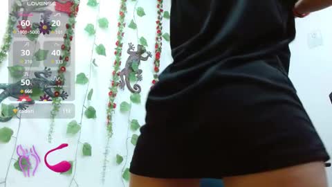 Snapshot of miss_mafehot chatting on March 2025 12:55:01 PM mafe maria fernanda online show from March 2025 12:55:01 PM