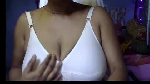 Snapshot of miss_mahi69 chatting on July 2026 04:15:01 AM Mahi online show from July 2026 04:15:01 AM