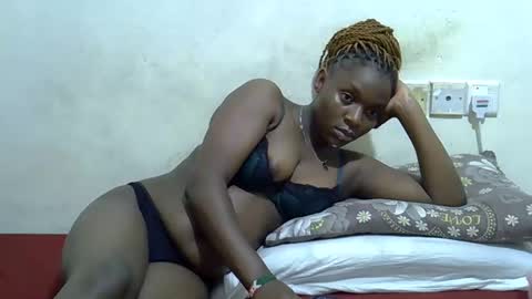 Snapshot of miss_monroee chatting on February 2026 10:28:02 PM monroe online show from February 2026 10:28:02 PM