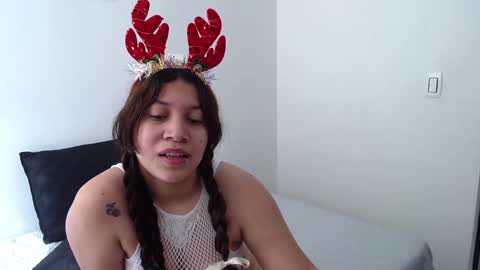 Snapshot of miss_rose1 chatting on December 2024 06:01:02 PM ROS online show from December 2024 06:01:02 PM