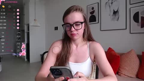 Bella online show from March 2025 02:51:02 AM