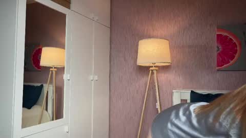 Snapshot of miss_sweetdream chatting on March 2026 06:36:01 AM Emily online show from March 2026 06:36:01 AM