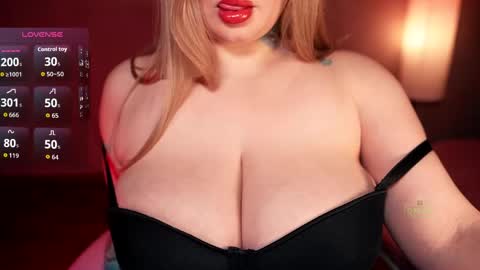 Snapshot of miss_tress_inna chatting on May 2026 05:51:02 PM Inna online show from May 2026 05:51:02 PM