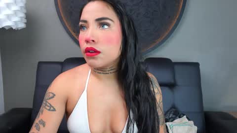 Vaiolette online show from February 2026 11:06:02 AM